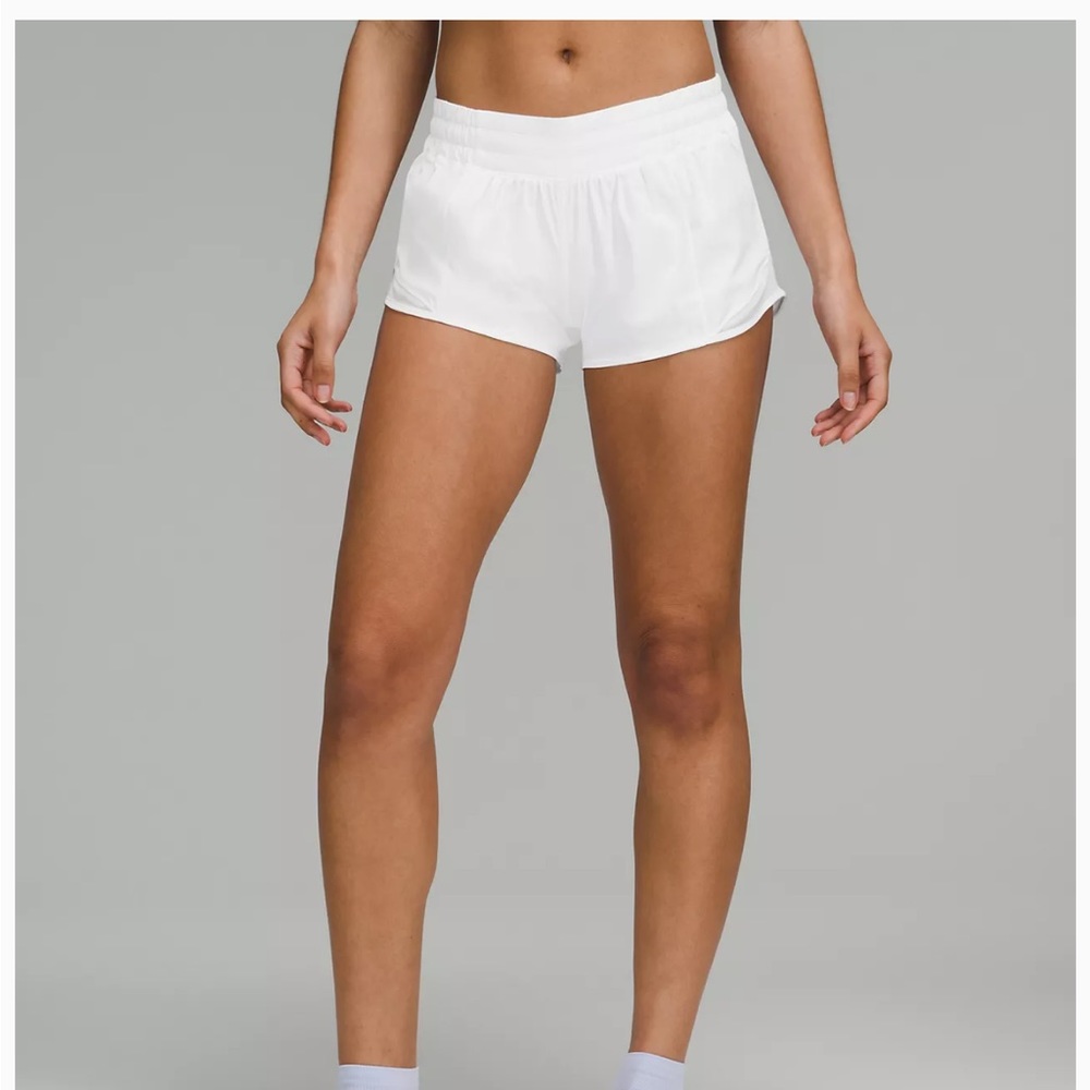 Lululemon Hotty Hot low-rise lined short 2.5”